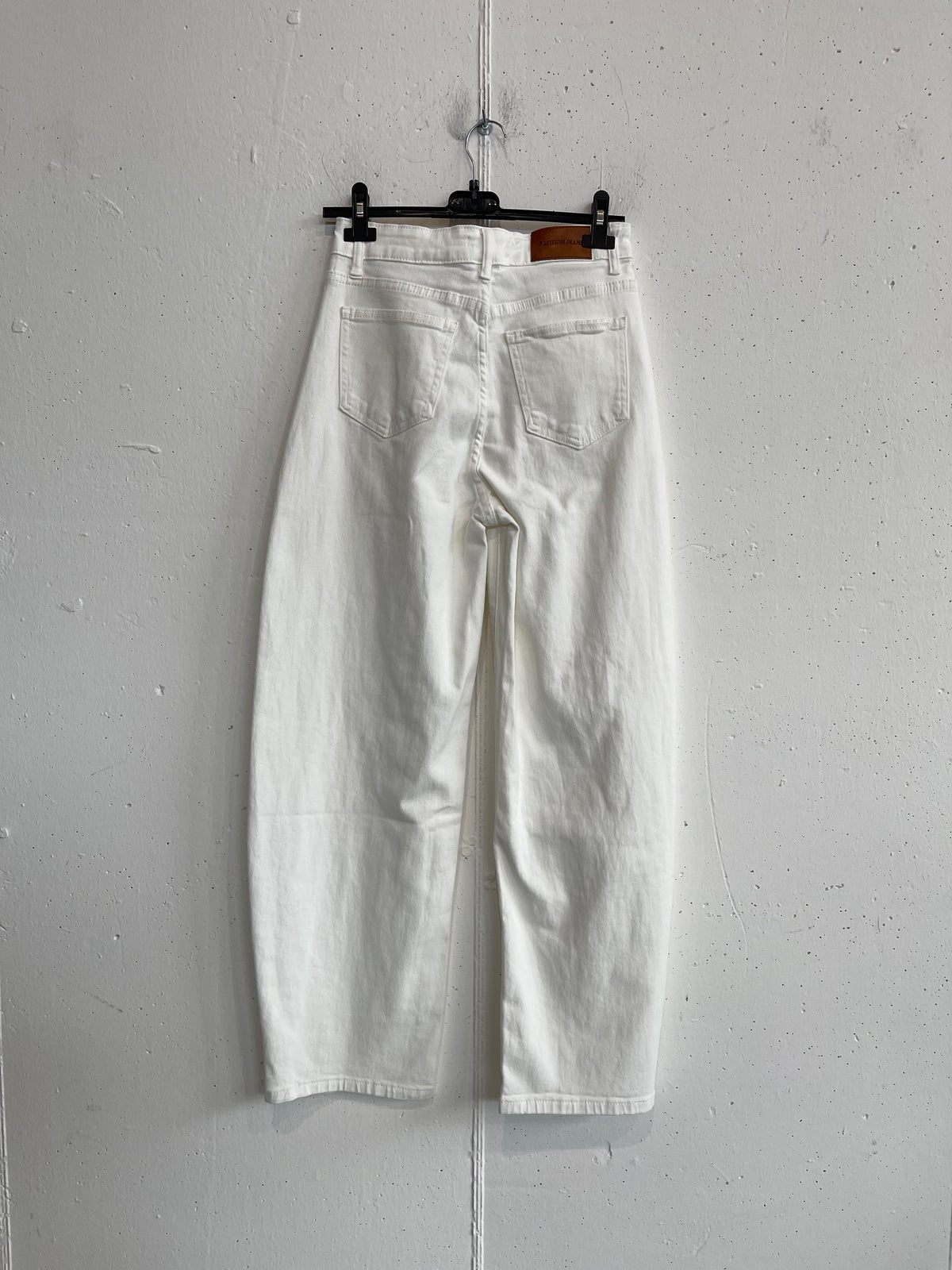 WHITE jeans