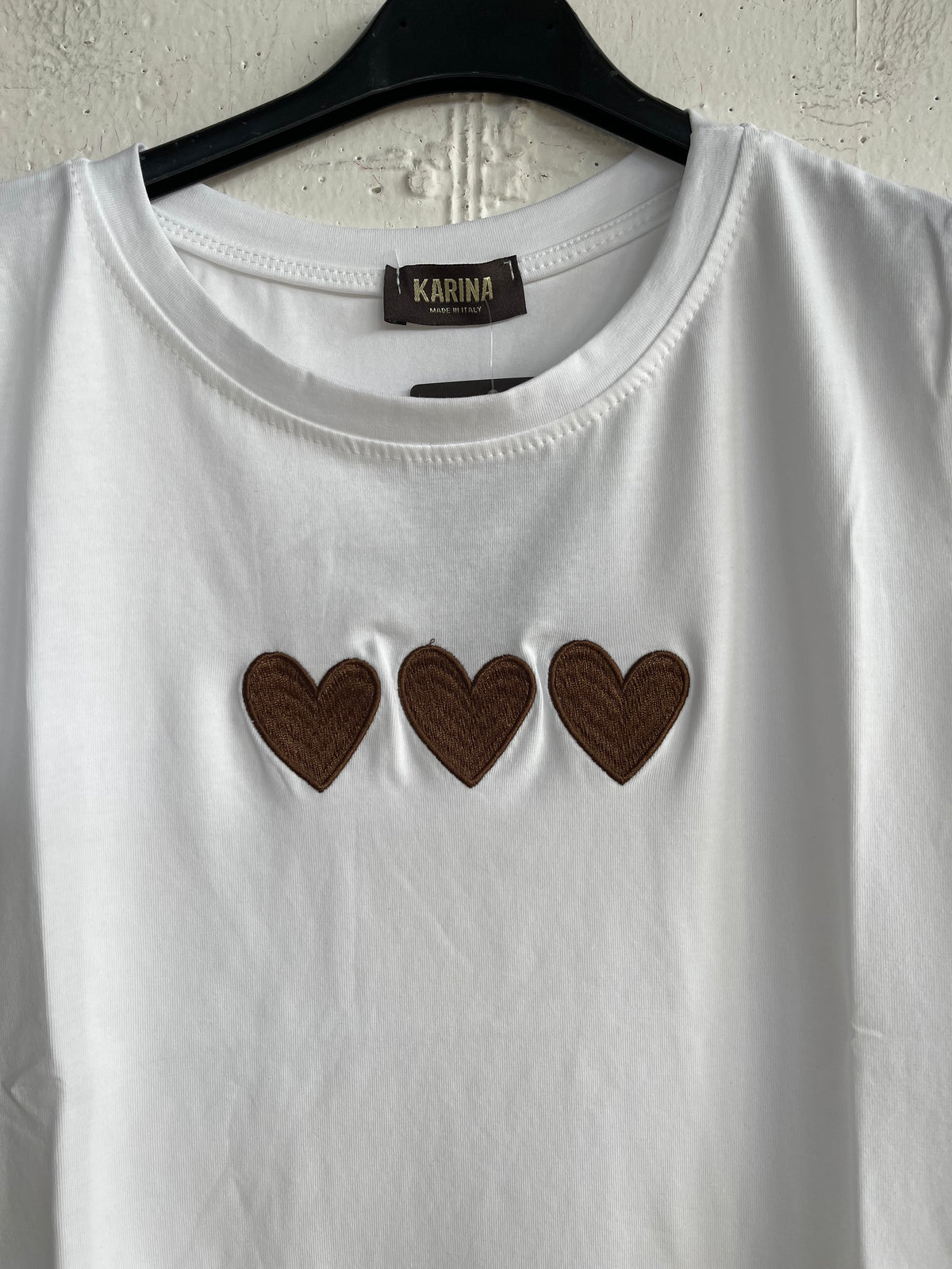 T-shirt cuori ricamati 2