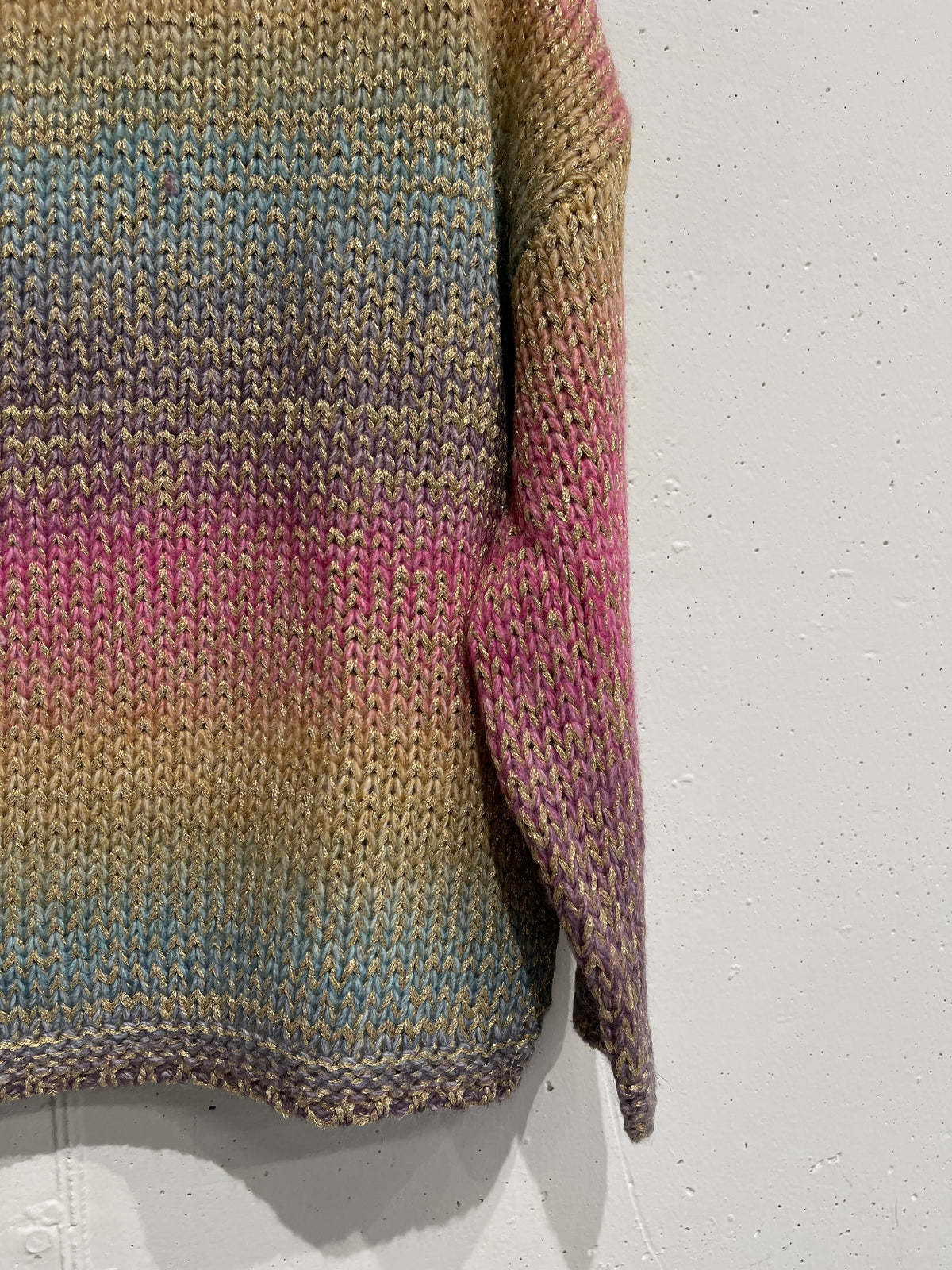 Pull misto lana con filo metallizzato