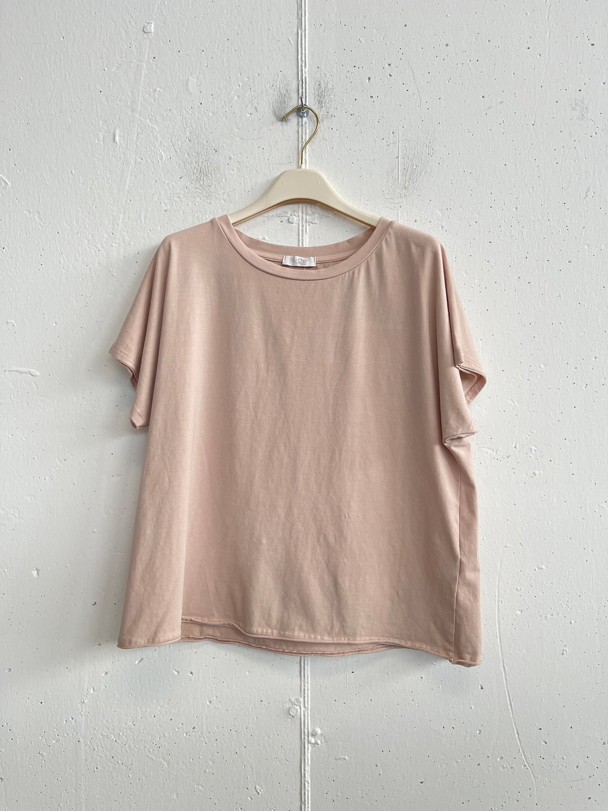 T-shirt morbida taglio vivo
