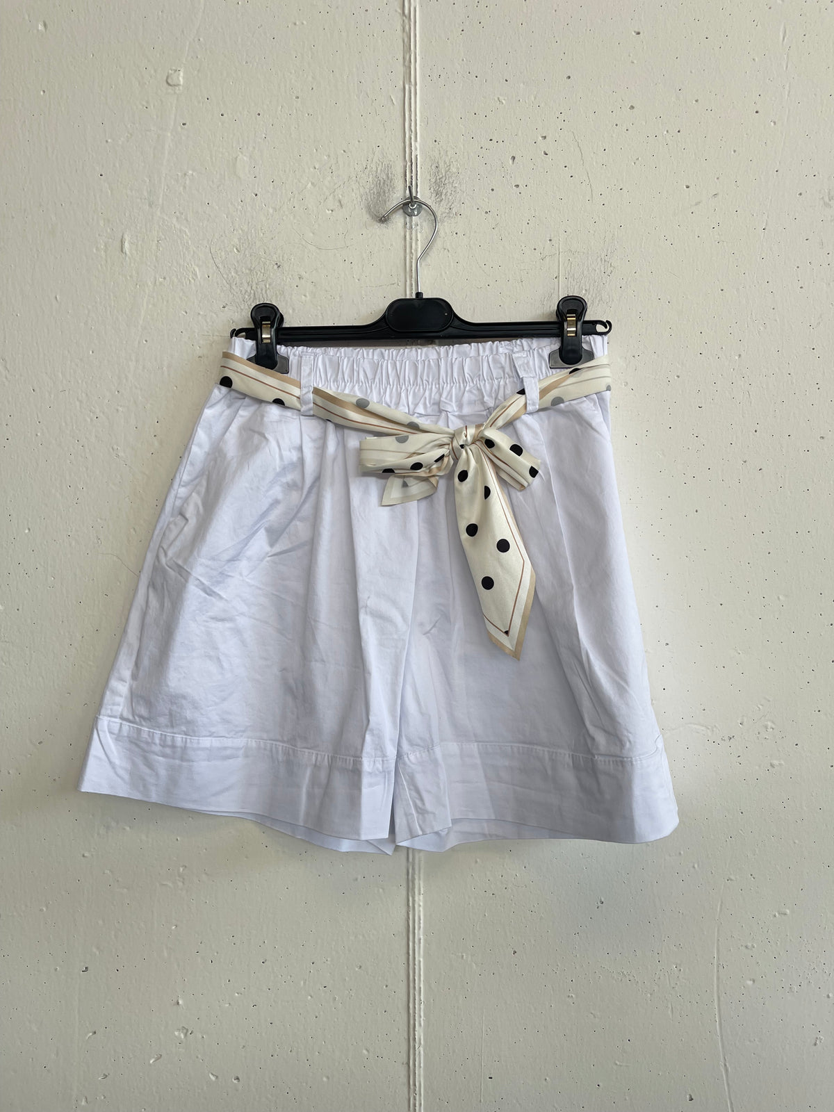 Bermuda con foulard