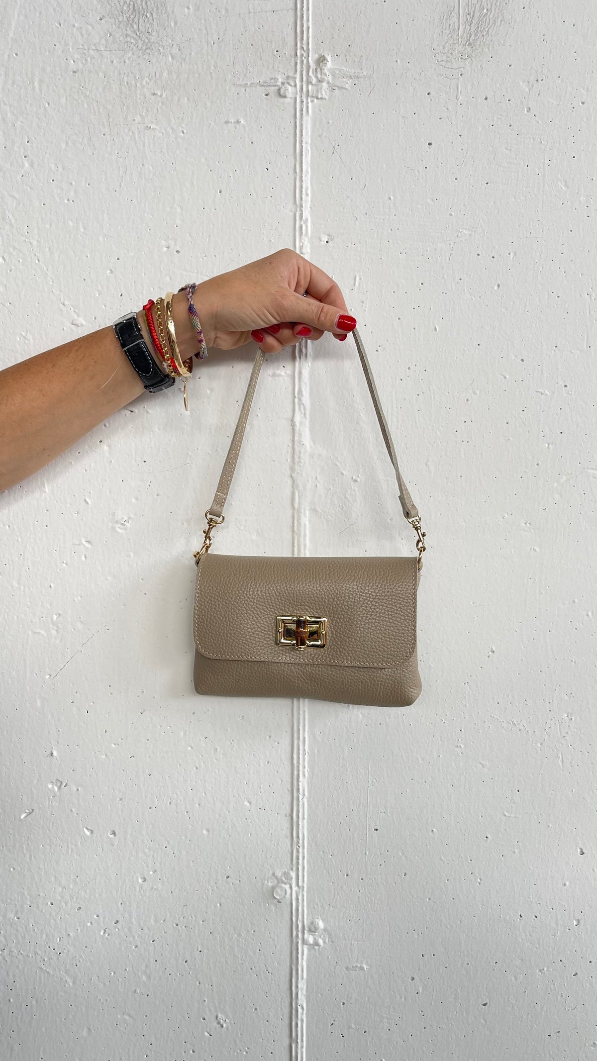 Borsa con chiusura in osso