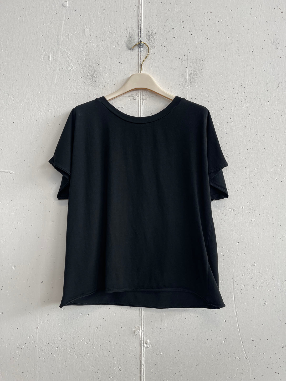 T-shirt morbida taglio vivo