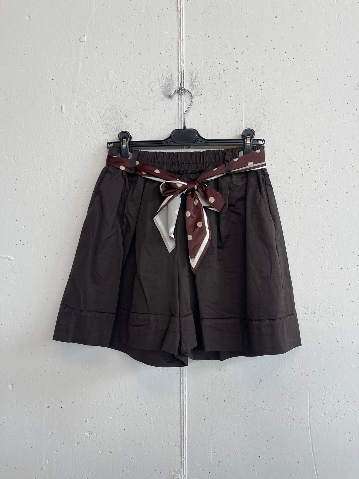 Bermuda con foulard