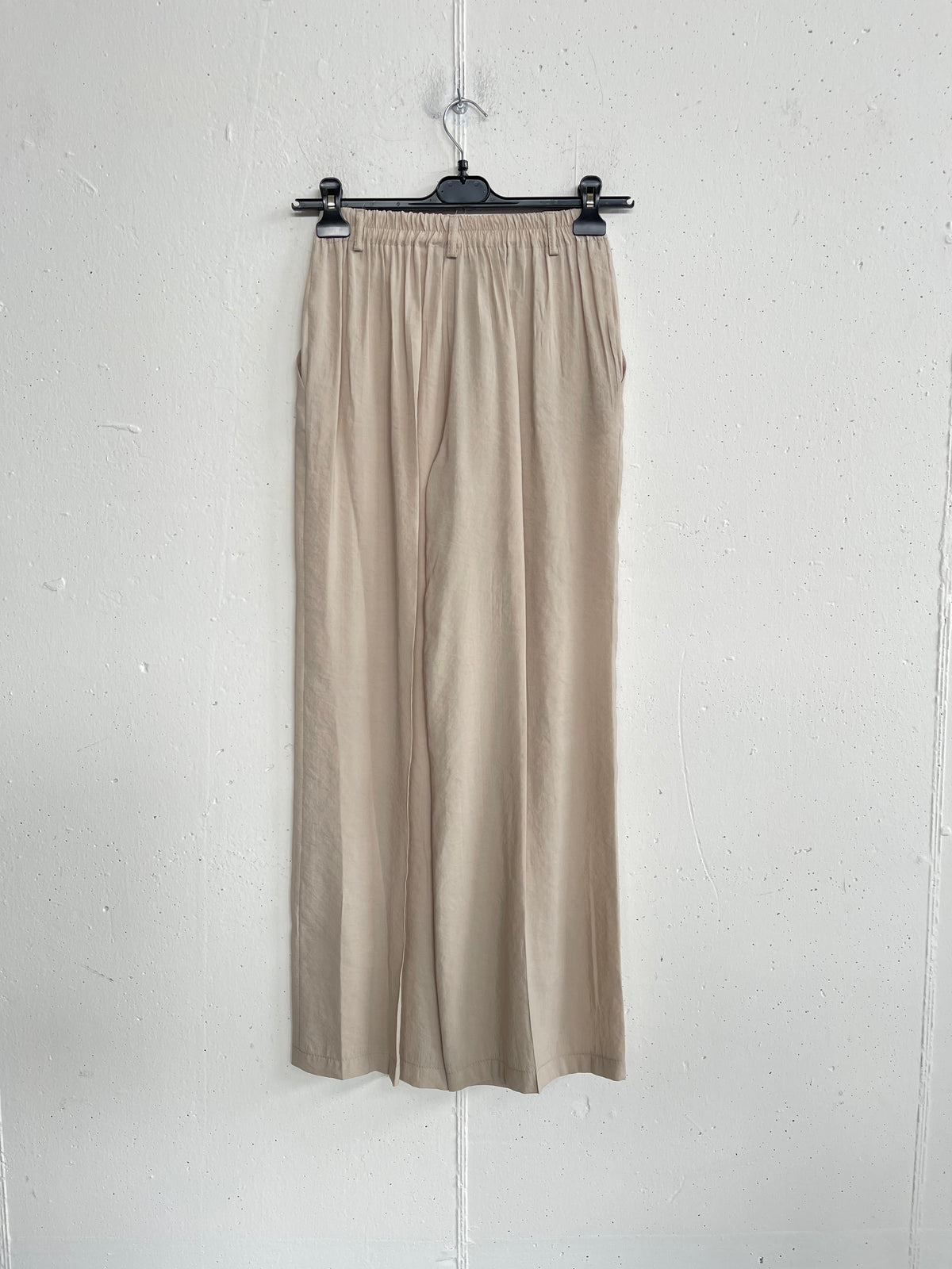 Pantalone a palazzo classico con elastico sul retro