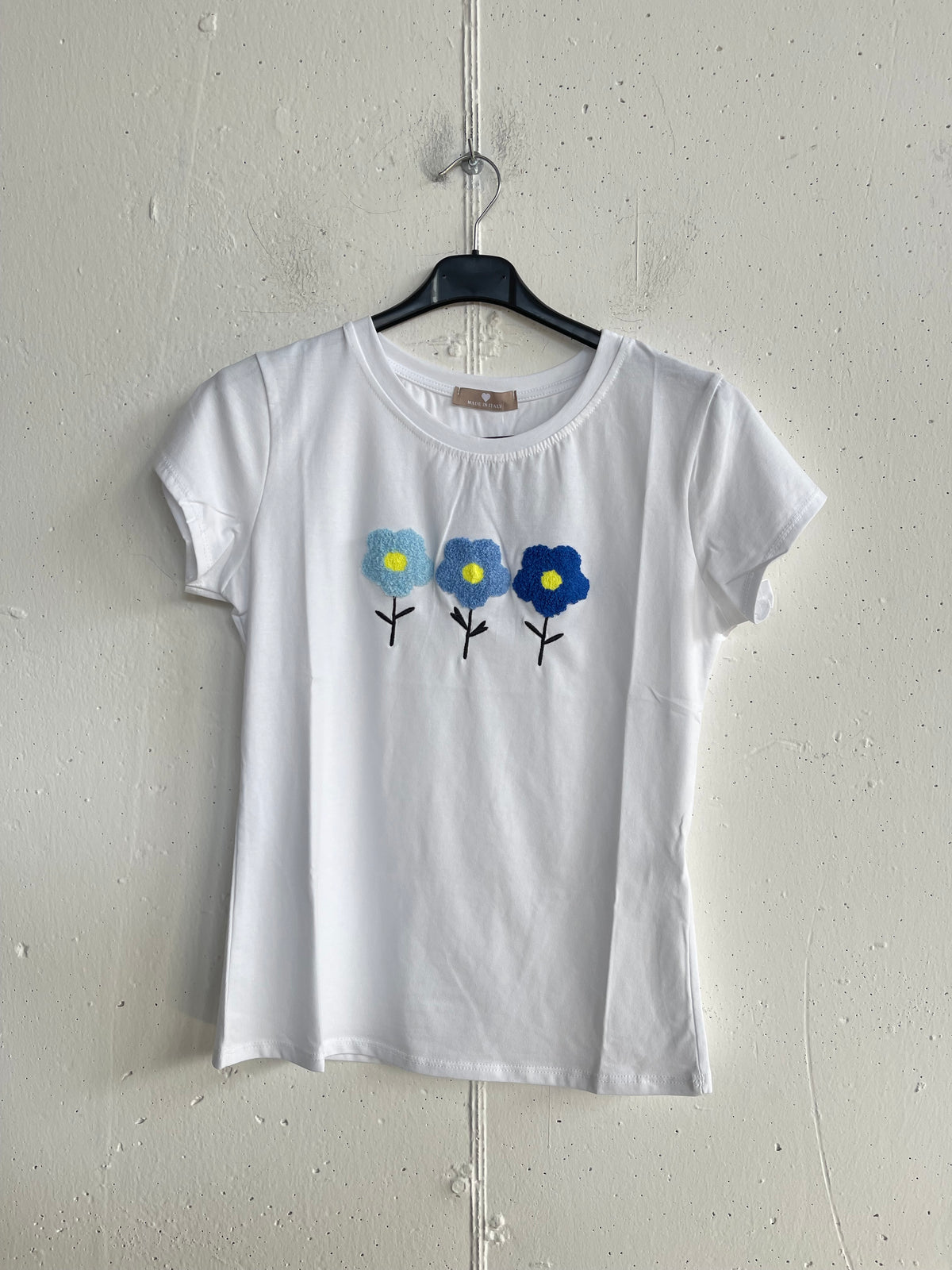 T-shirt fiori ricamati