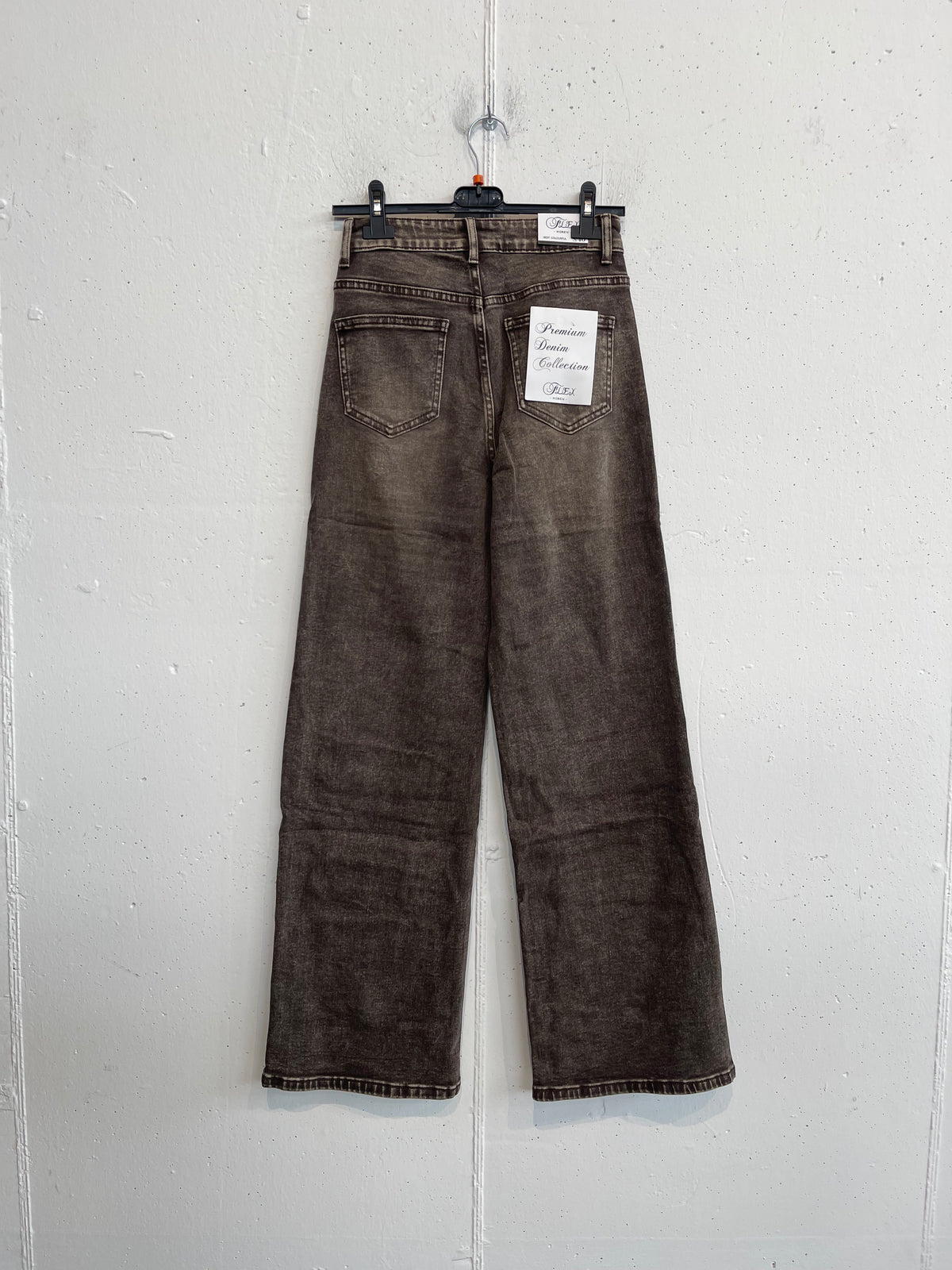 Jeans effetto slavato marrone a palazzo