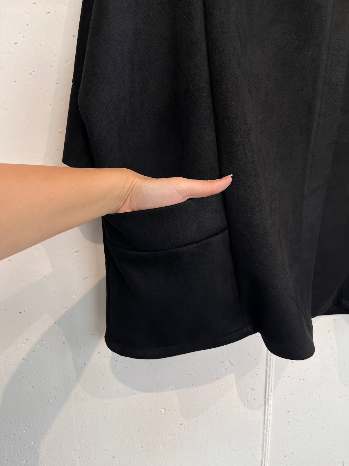 Giacca Poncho in Alcantara con cappuccio