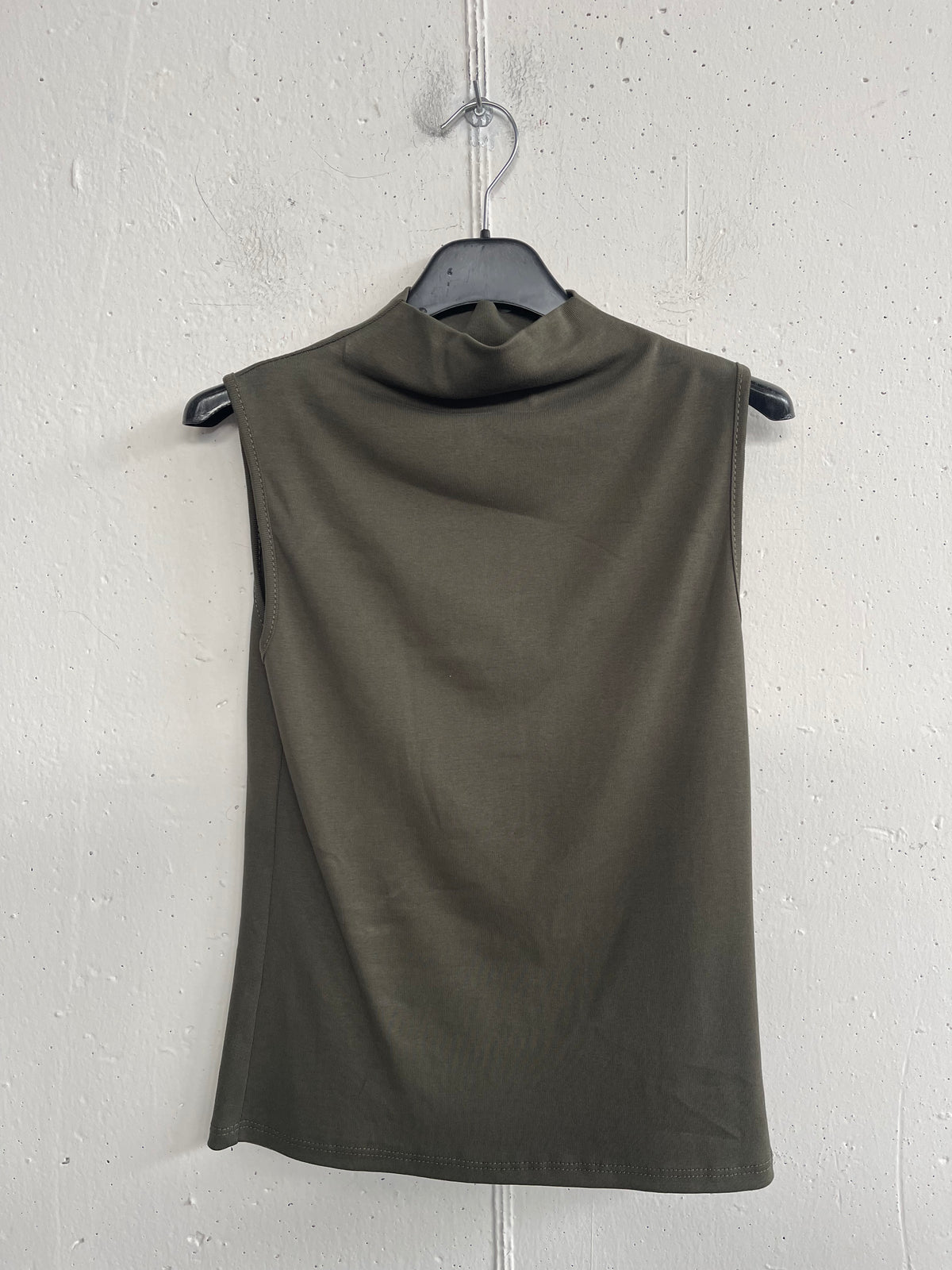 Top smanicato in cotone