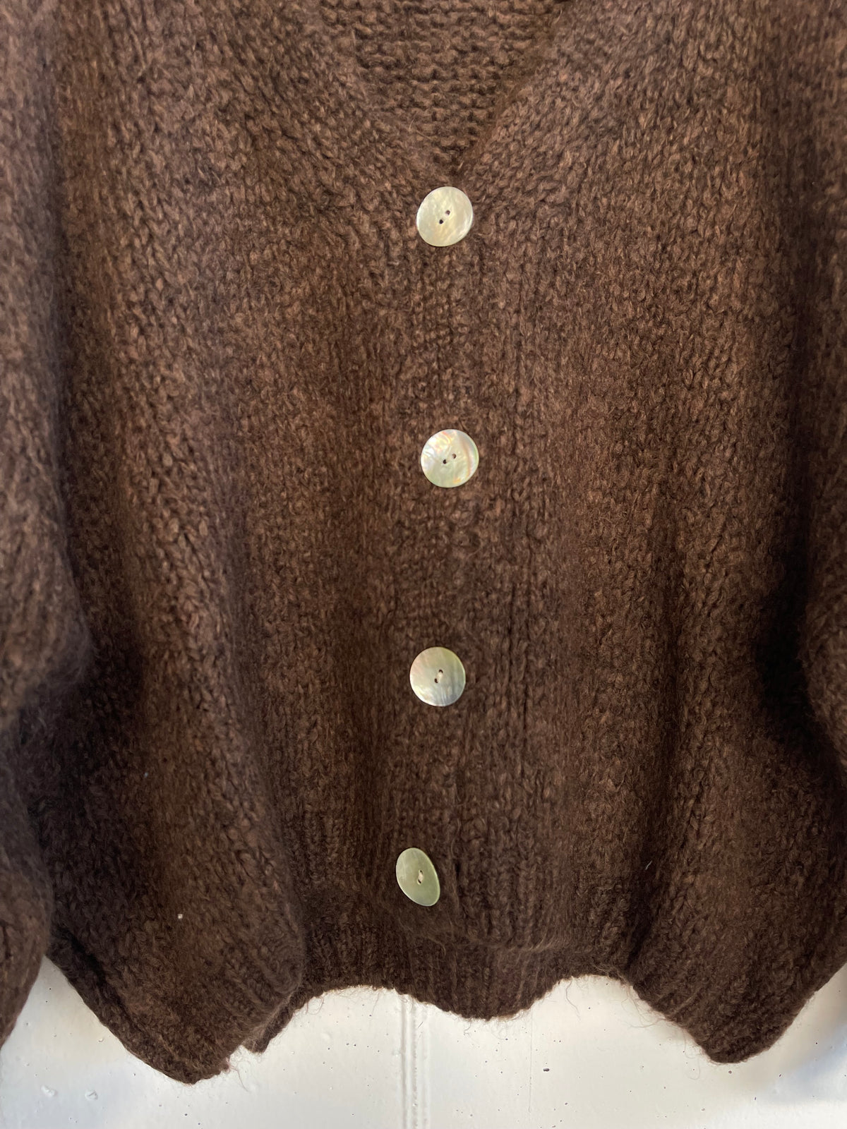 Cardigan misto lana con bottoni effetto perlato