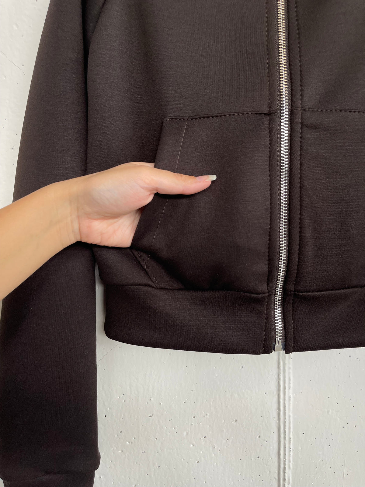 Felpa crop con collo alto