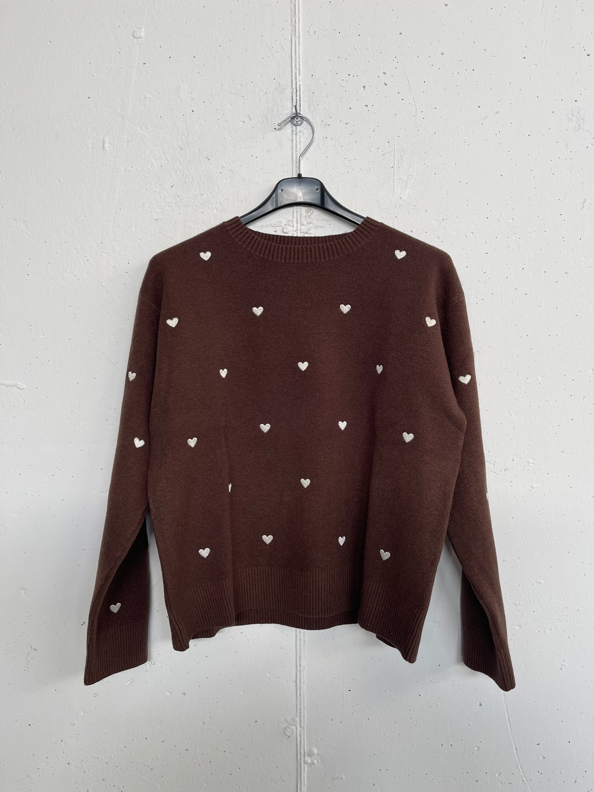 Pull cuoricini ricamati