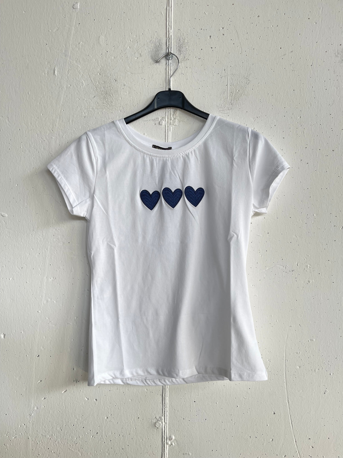 T-shirt cuori ricamati 2