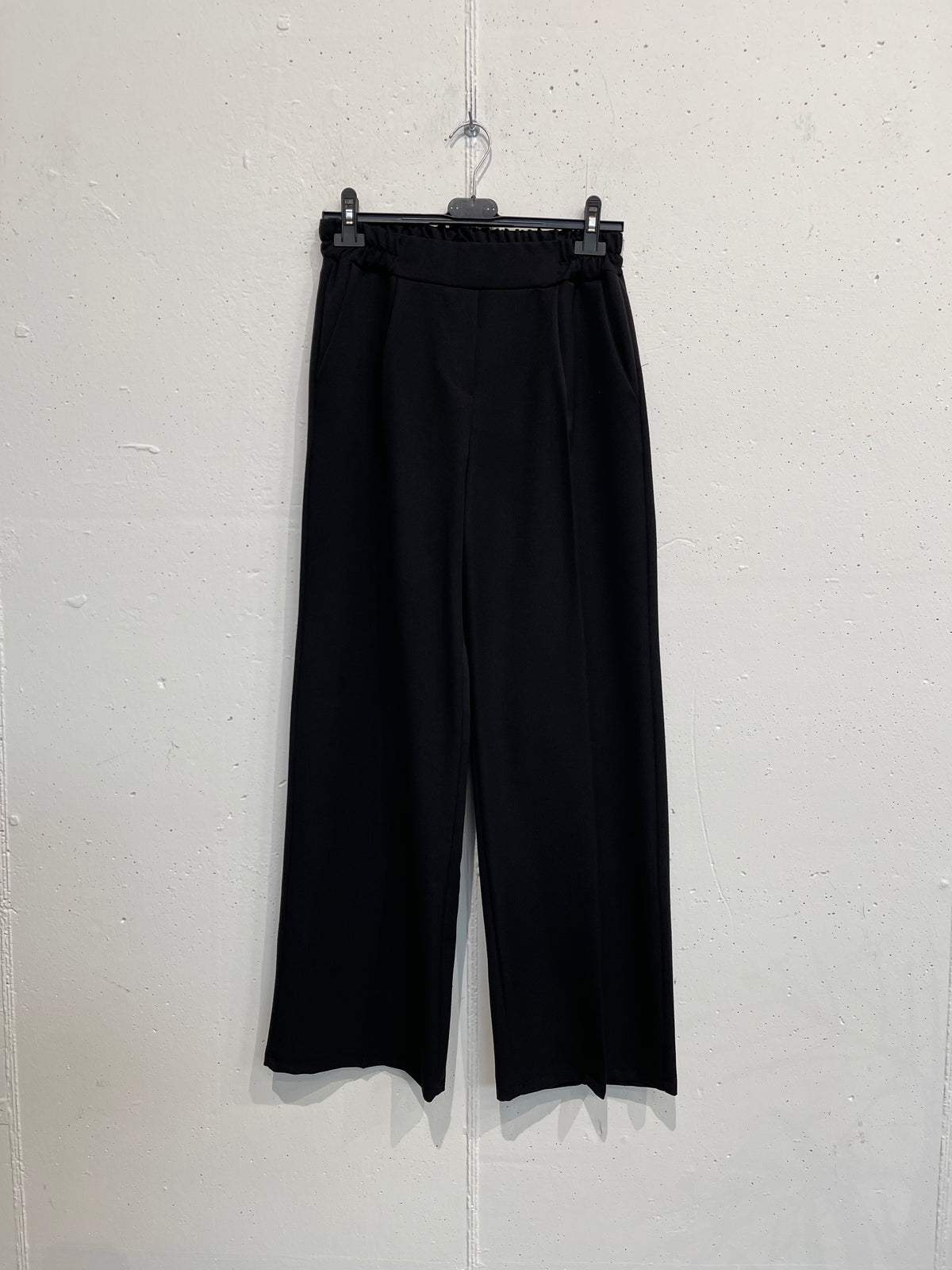 Pantalone misto viscosa a palazzo con pieghe davanti ed elastico dietro
