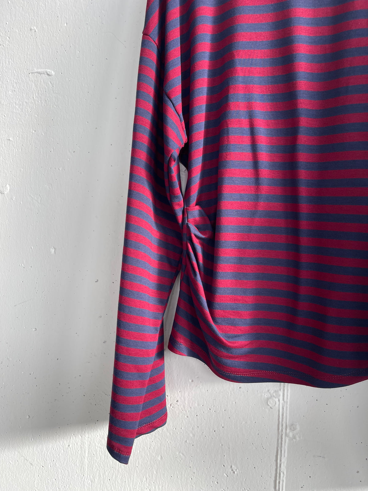 Longsleeve arighe con arricciatura a lato