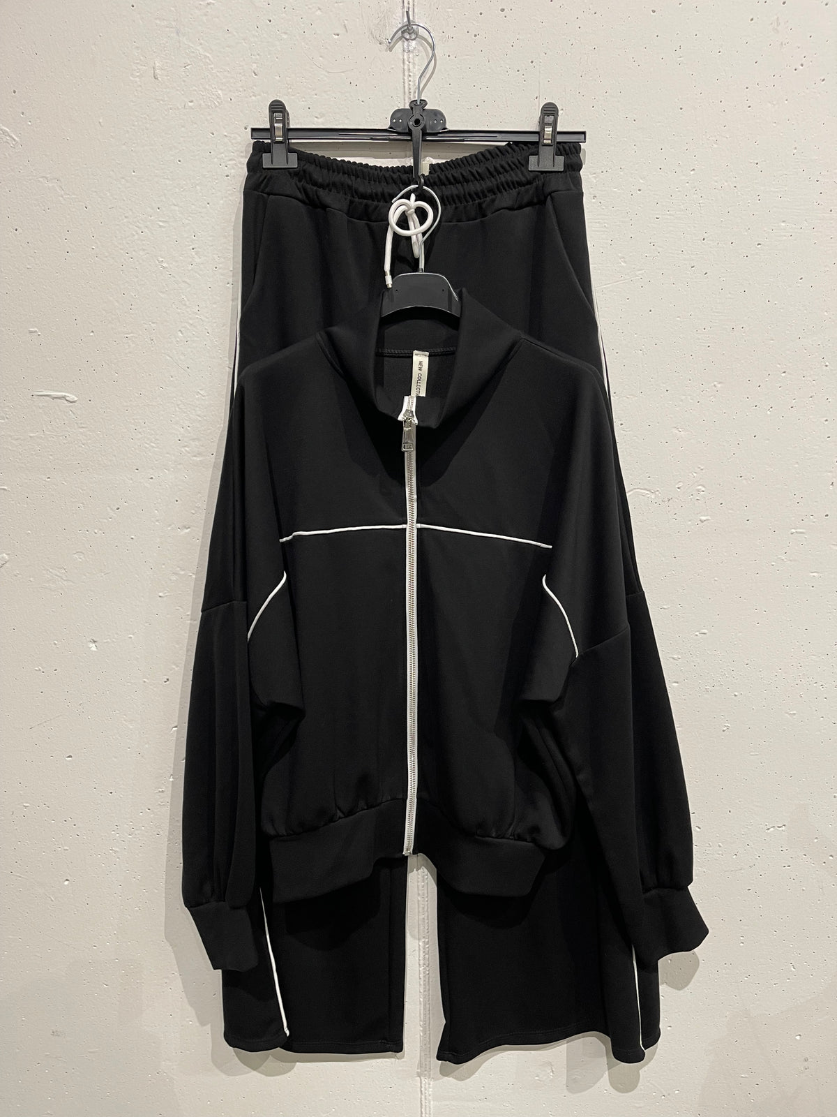 Tuta Black