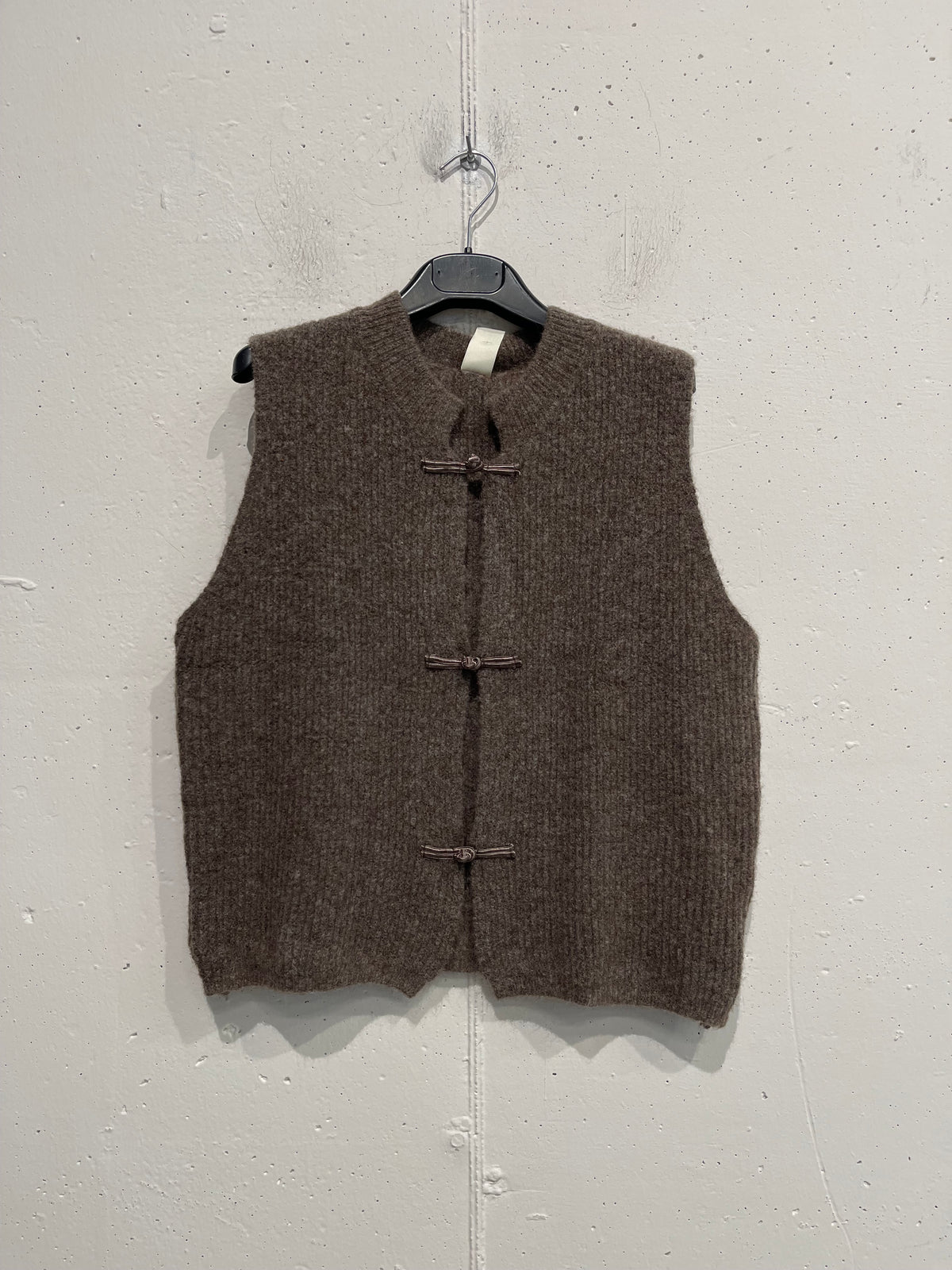 Gilet misto lana con alamari
