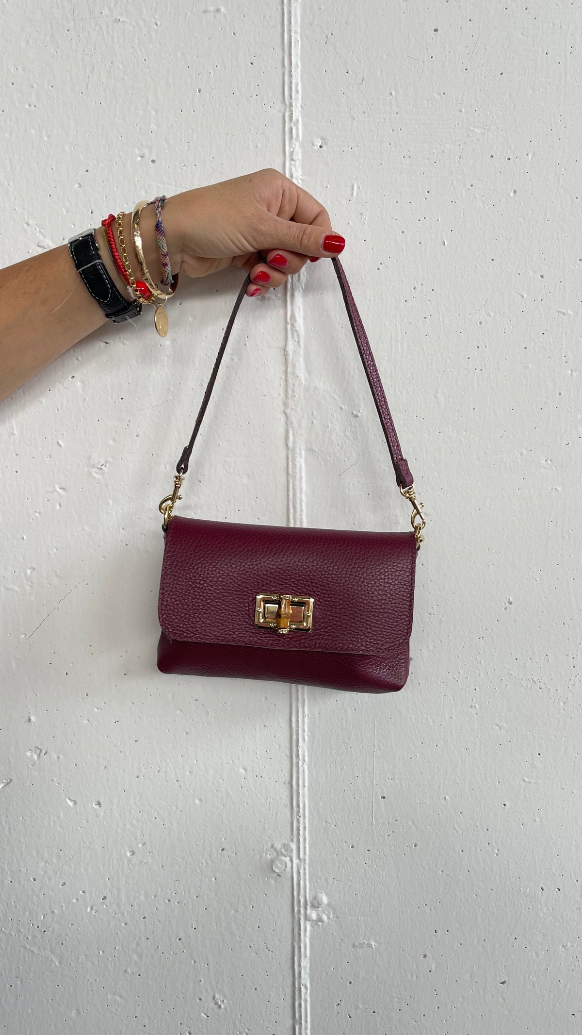 Borsa con chiusura in osso