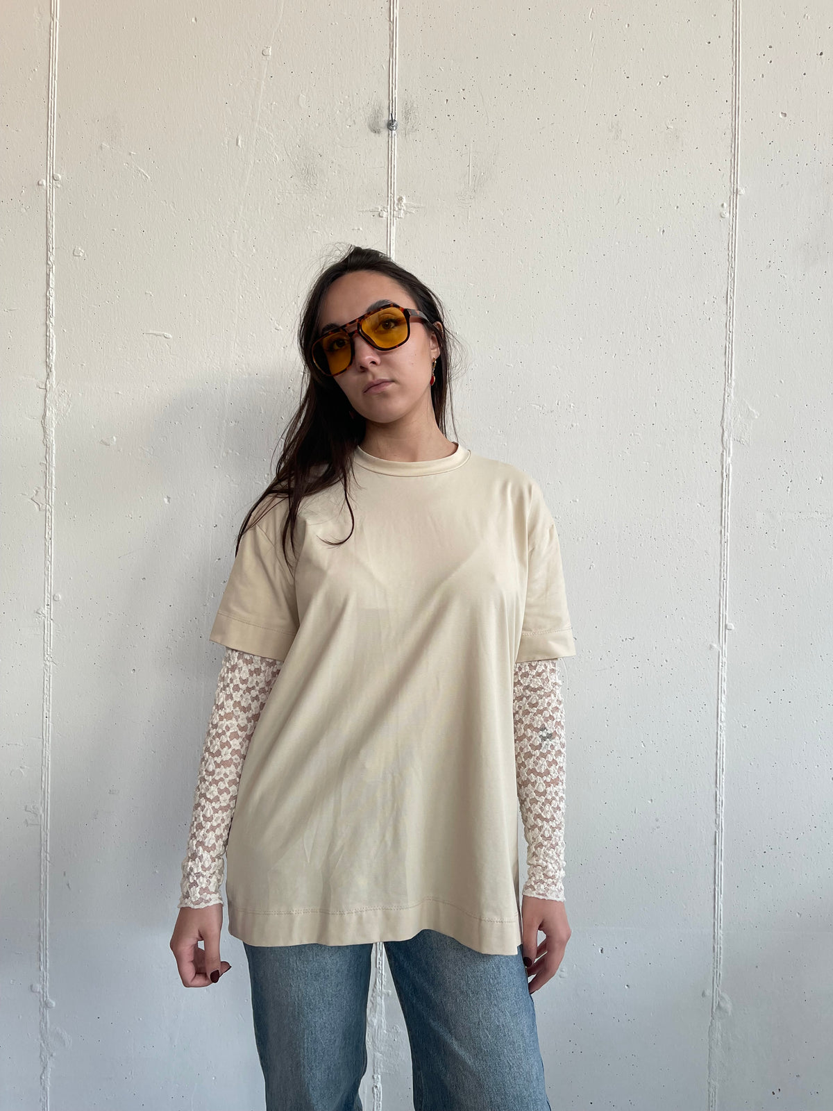 T-shirt con manica di pizzo