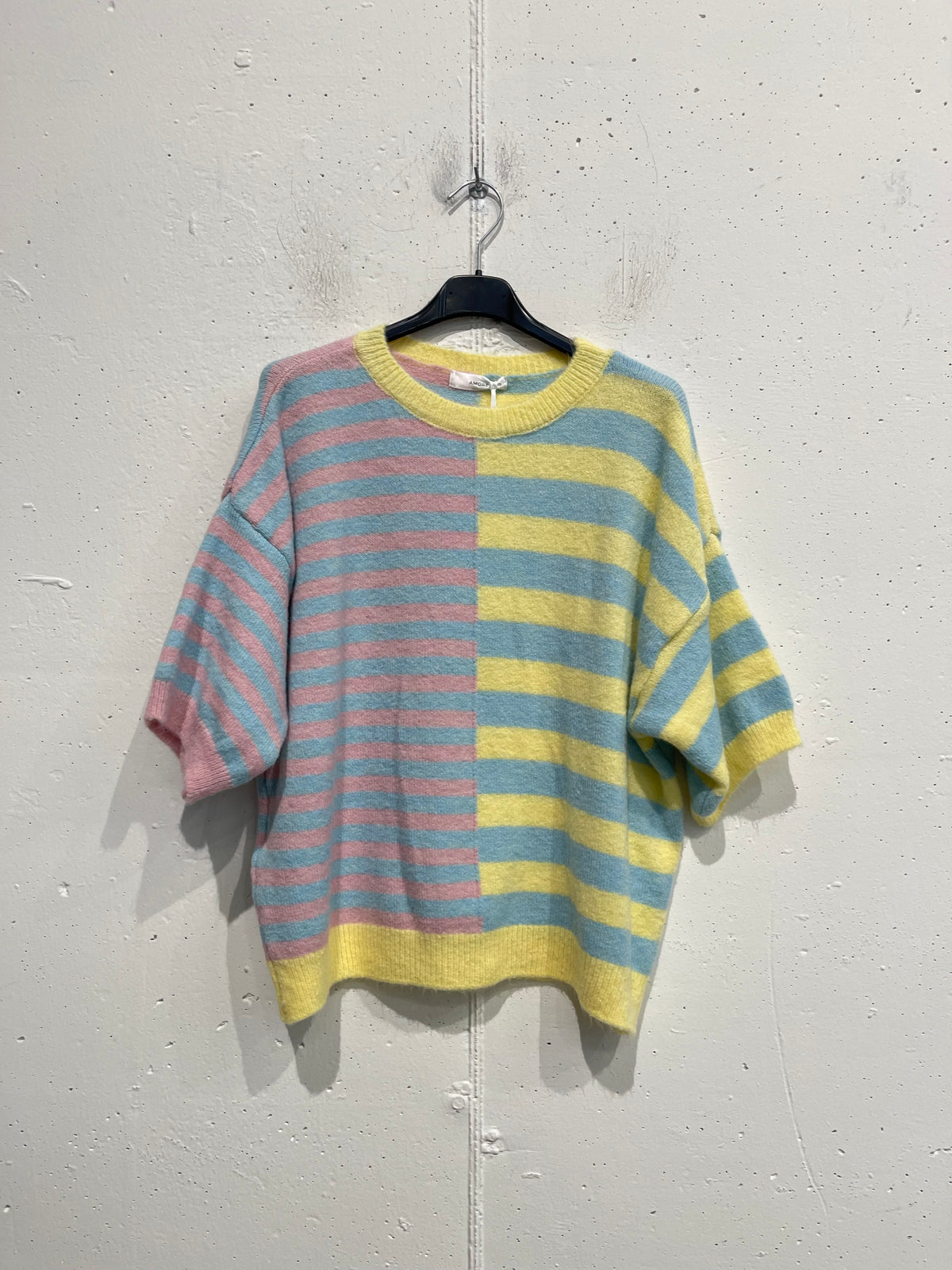 Pull righe bicolore con manica a tre quarti