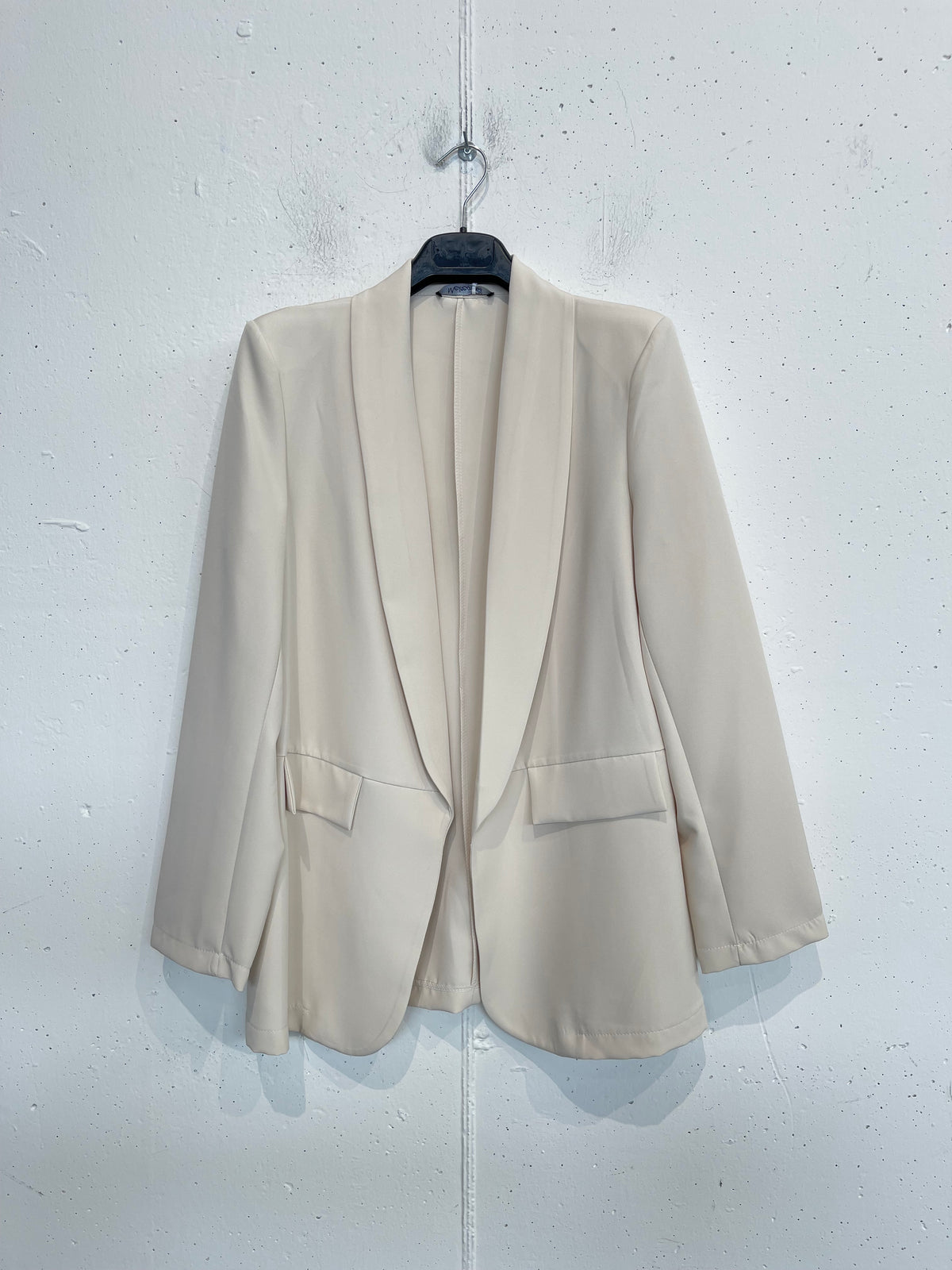 Blazer con spalline imbottite sfiancato e sfoderato