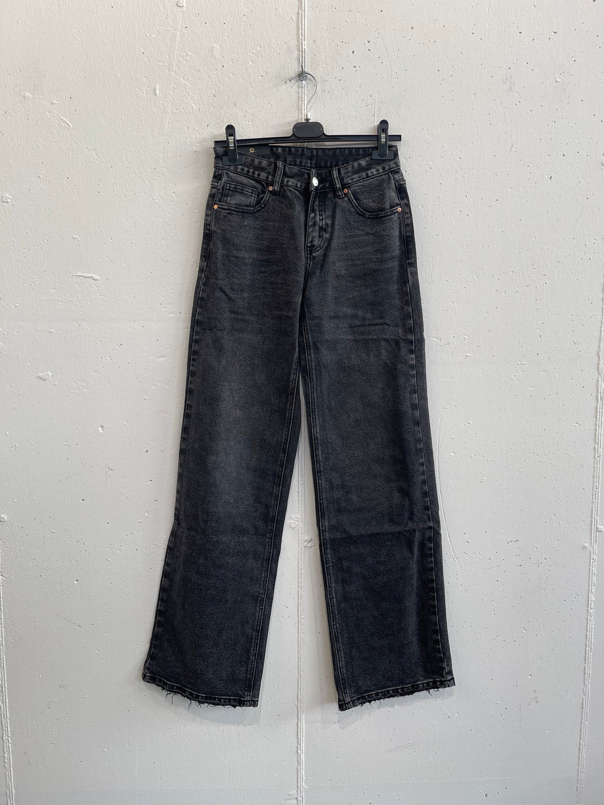 Jeans nero a vita bassa