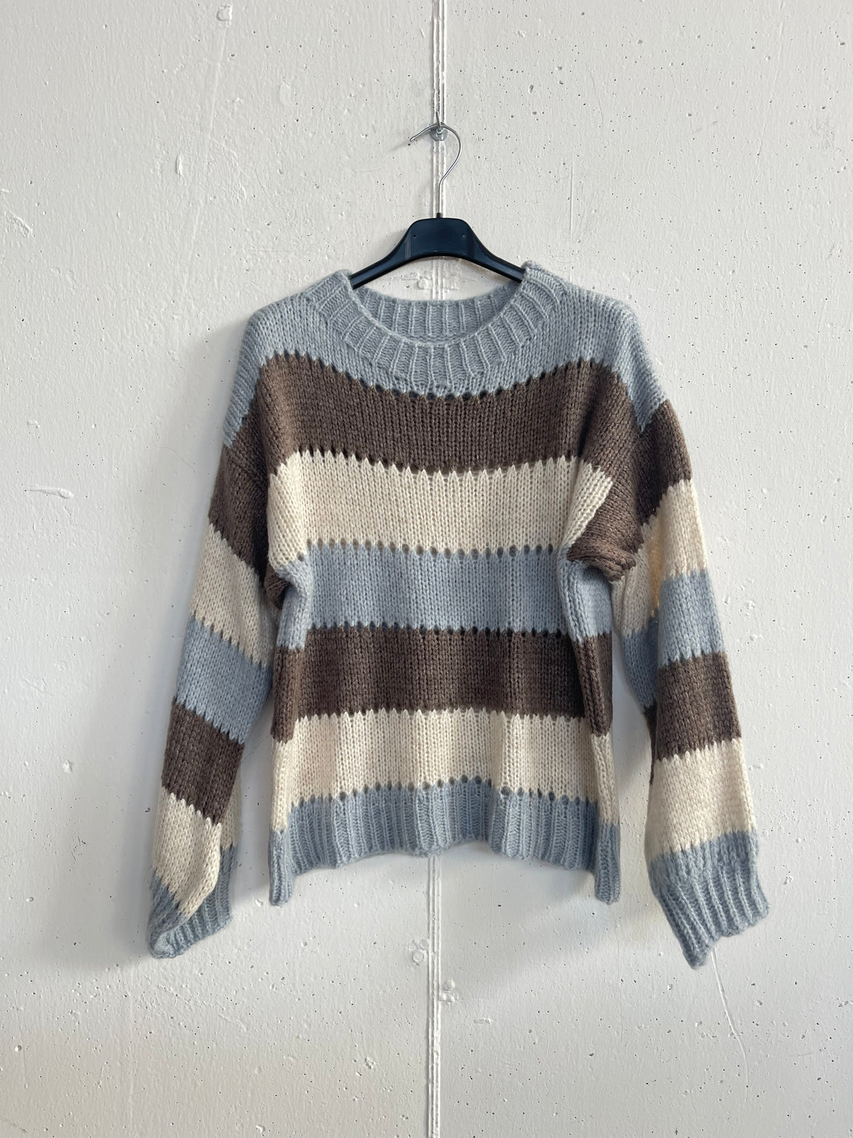 Pull morbido a riga larga