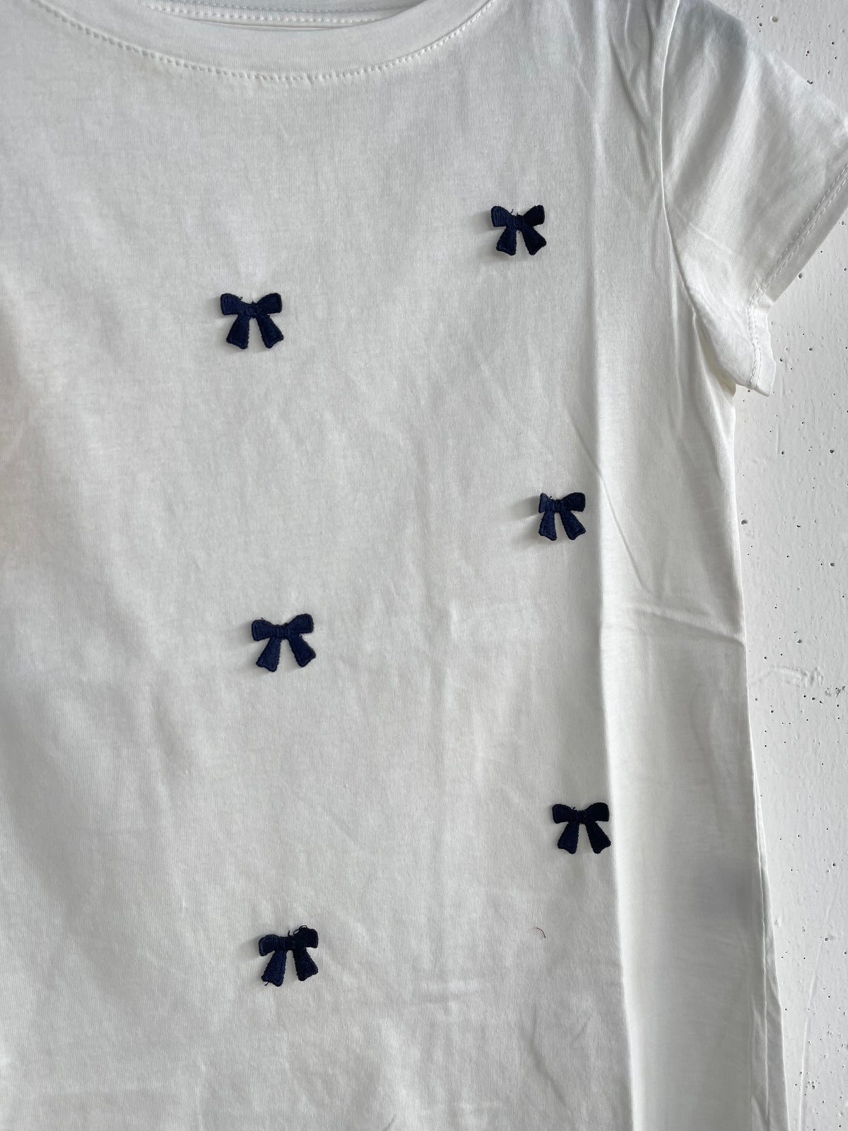 T-shirt dettagli ricamati 3D