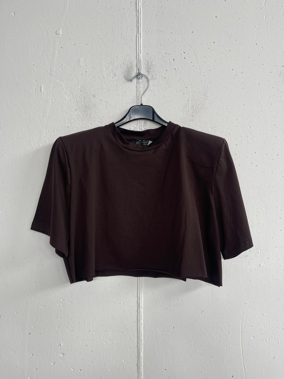 T-shirt crop con spalline