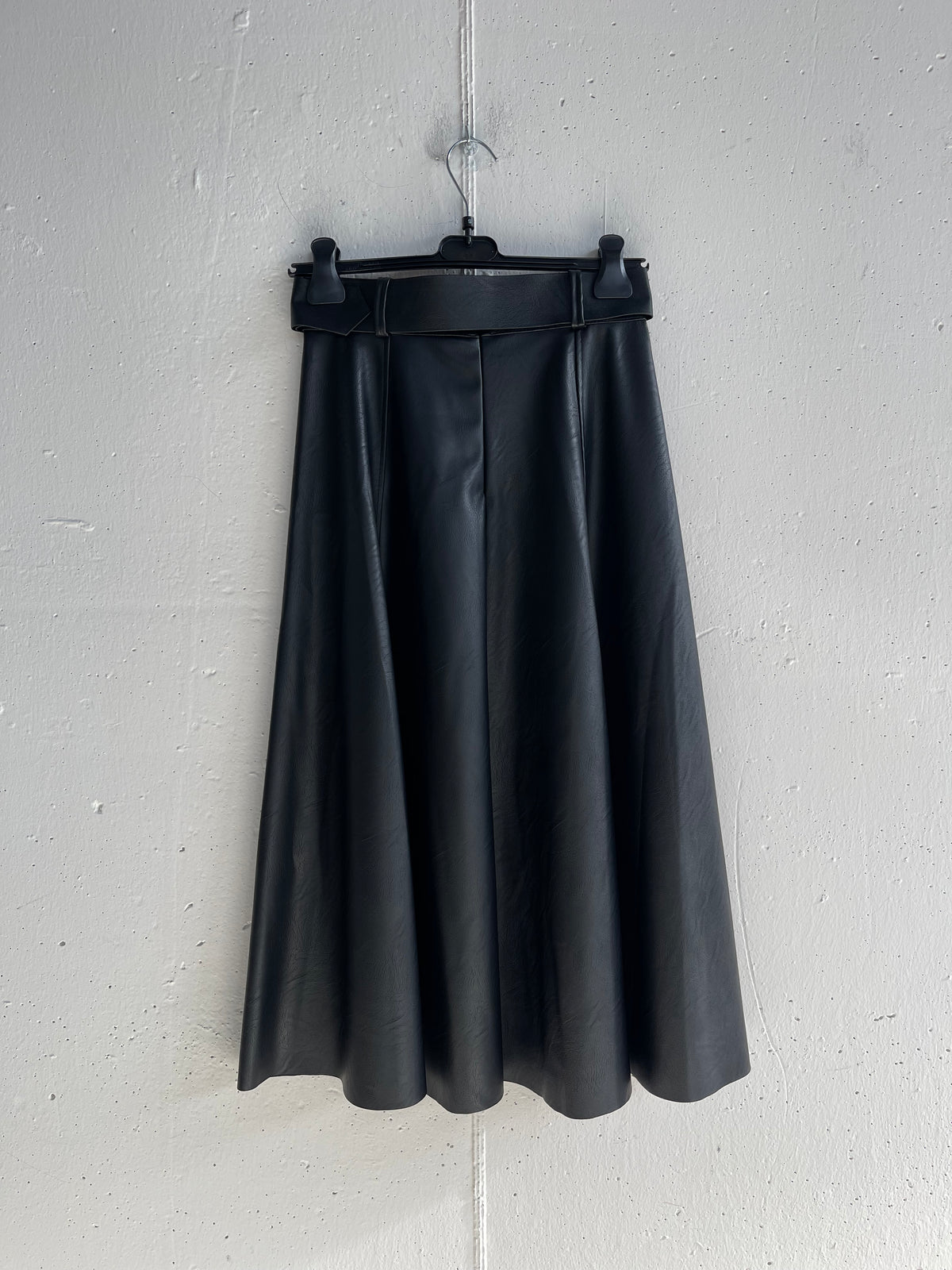 Gonna in ecopelle a campana