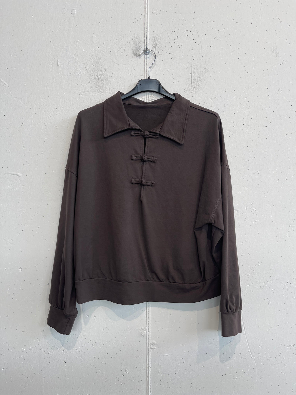 Felpina in cotone con alamari