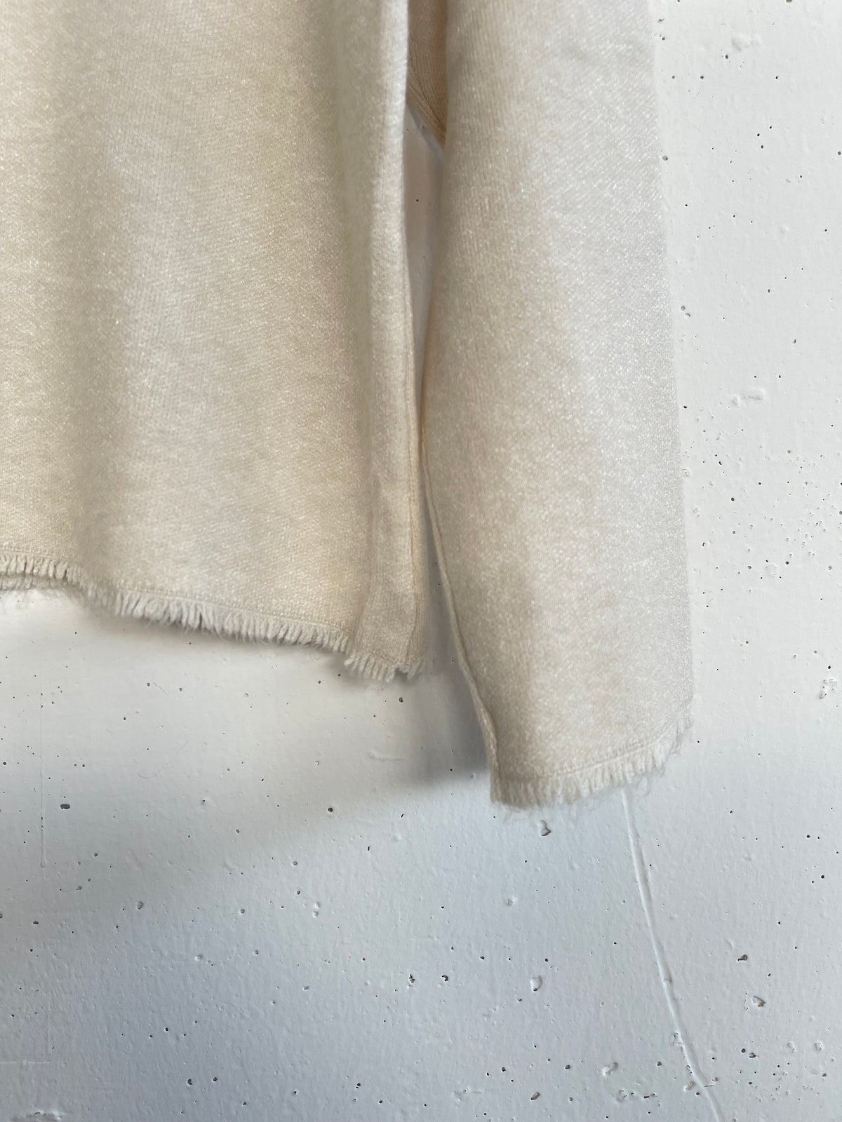Pull scollo a camicia con lacci