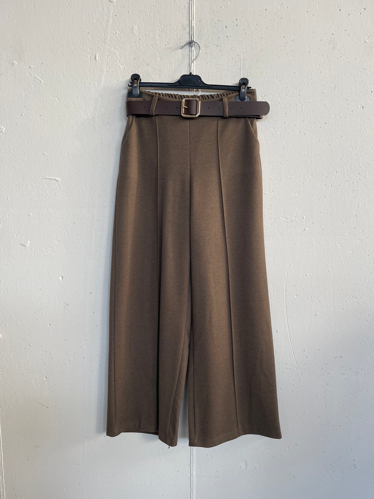 Pantalone in panno a palazzo con cucitura