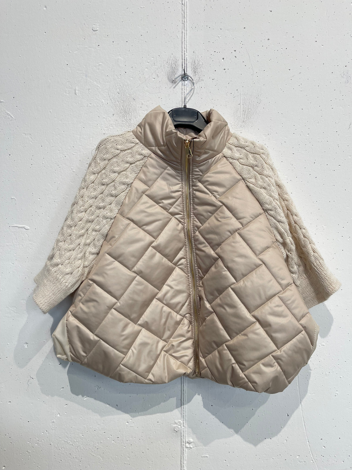 Piumino con mezza manica in maglia