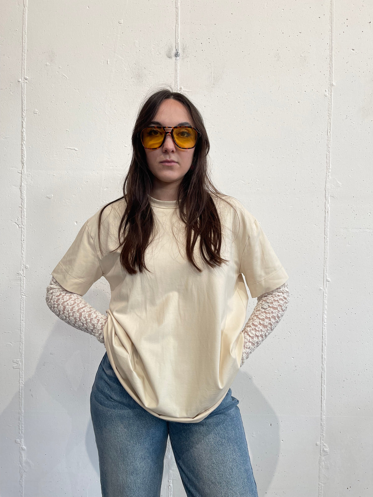 T-shirt con manica di pizzo