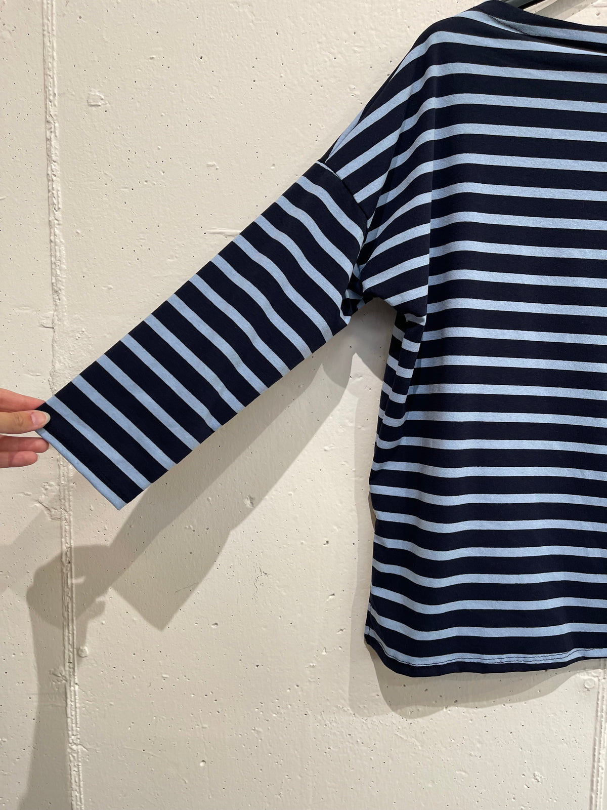 Lonsleeve a righe con collo a barchetta