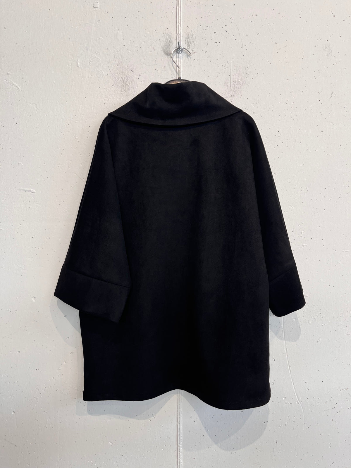 Giacca Poncho in Alcantara con cappuccio