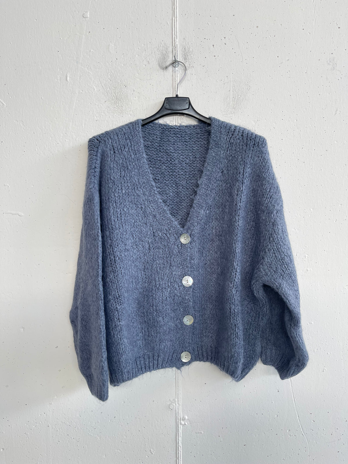 Cardigan misto lana con bottoni effetto perlato