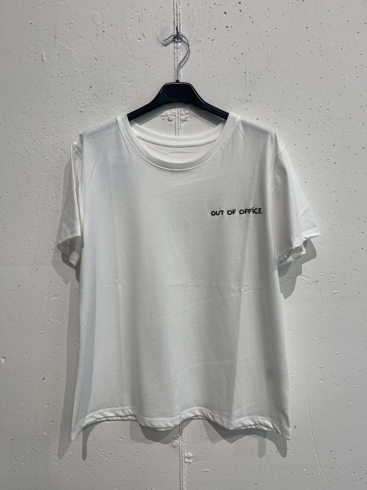 T-shirt OUT OF OFFICE