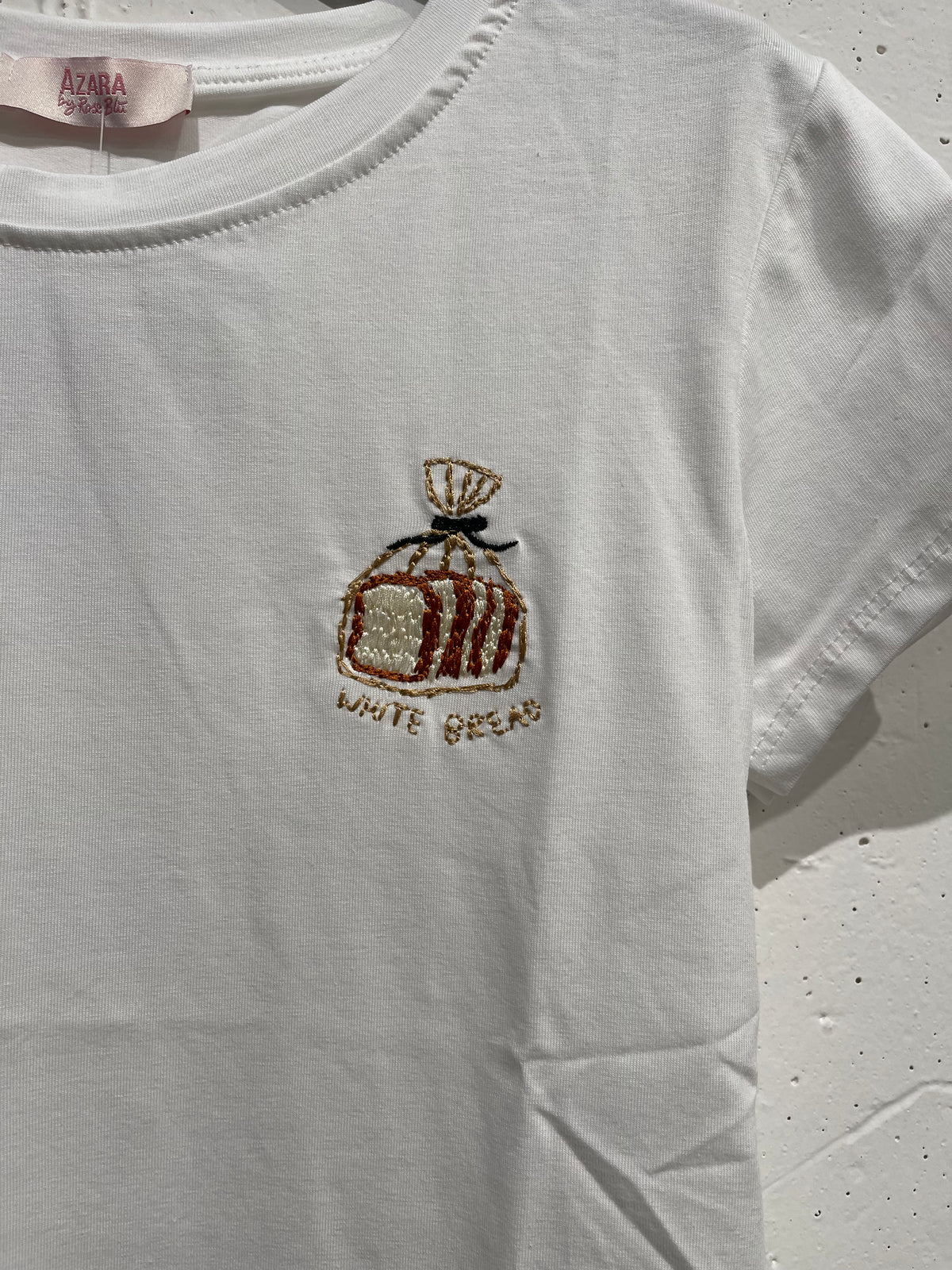 T-shirt White bread