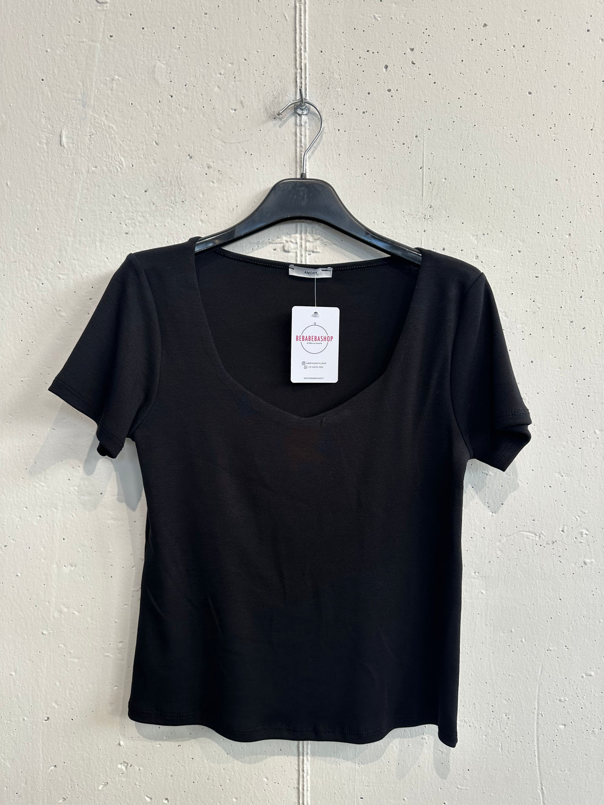 T-shirt scollo triangolare