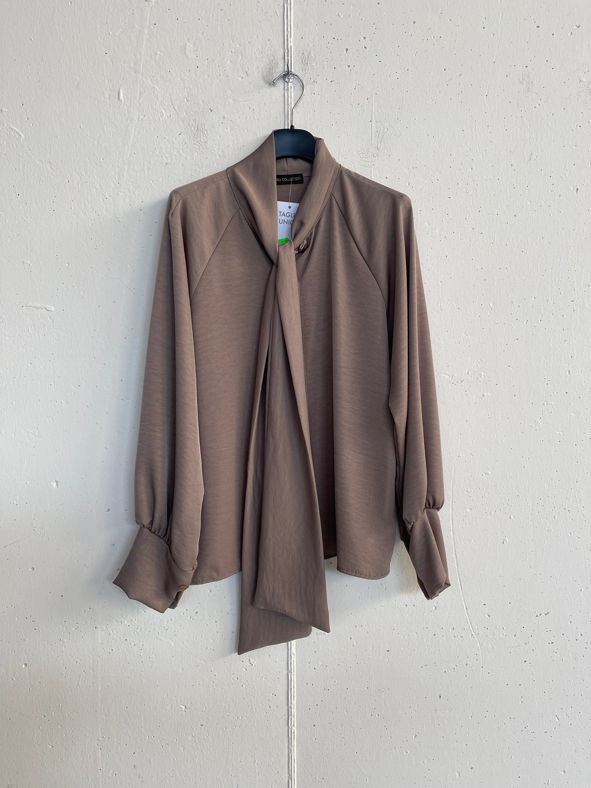 Camicia con fiocco
