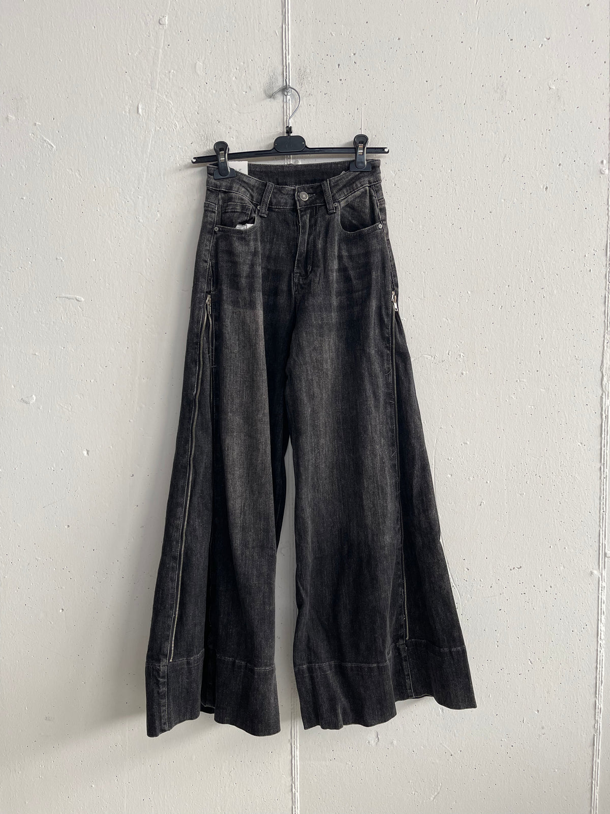 Jeans con zip
