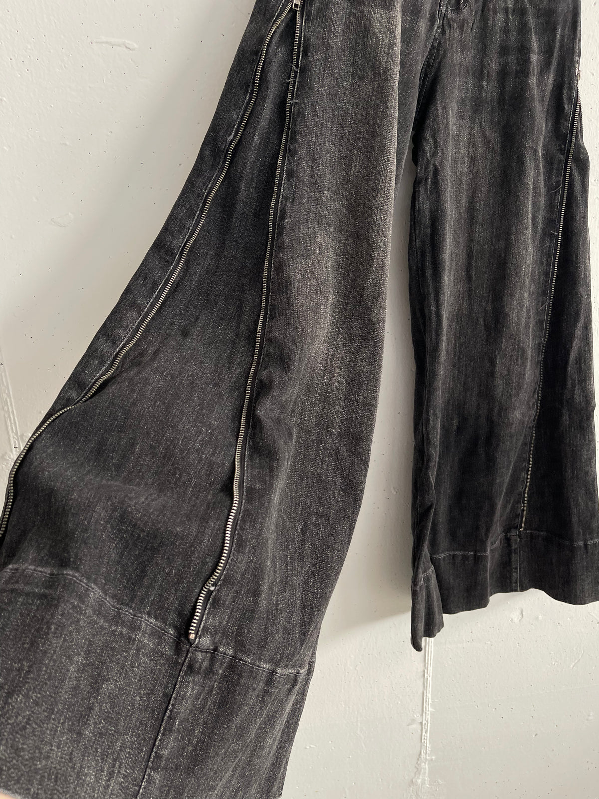 Jeans con zip