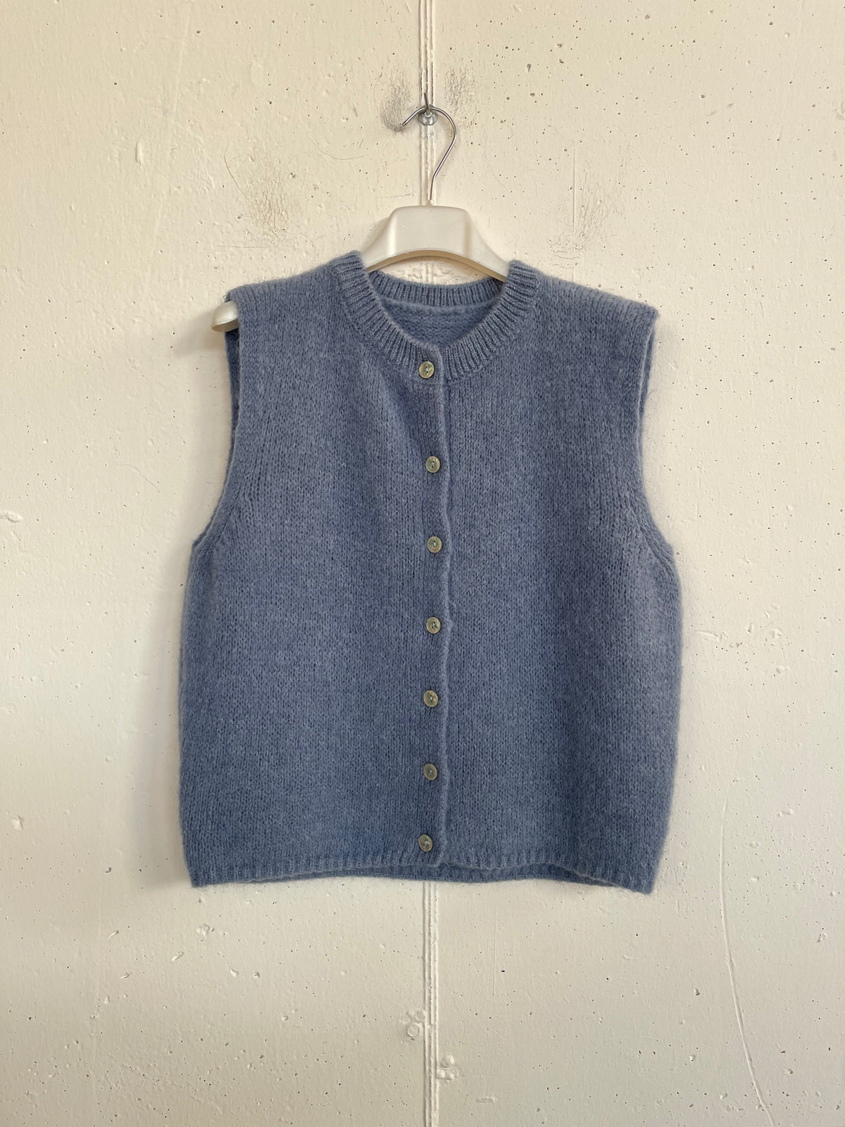 Gilet con bottoncini in misto mohair