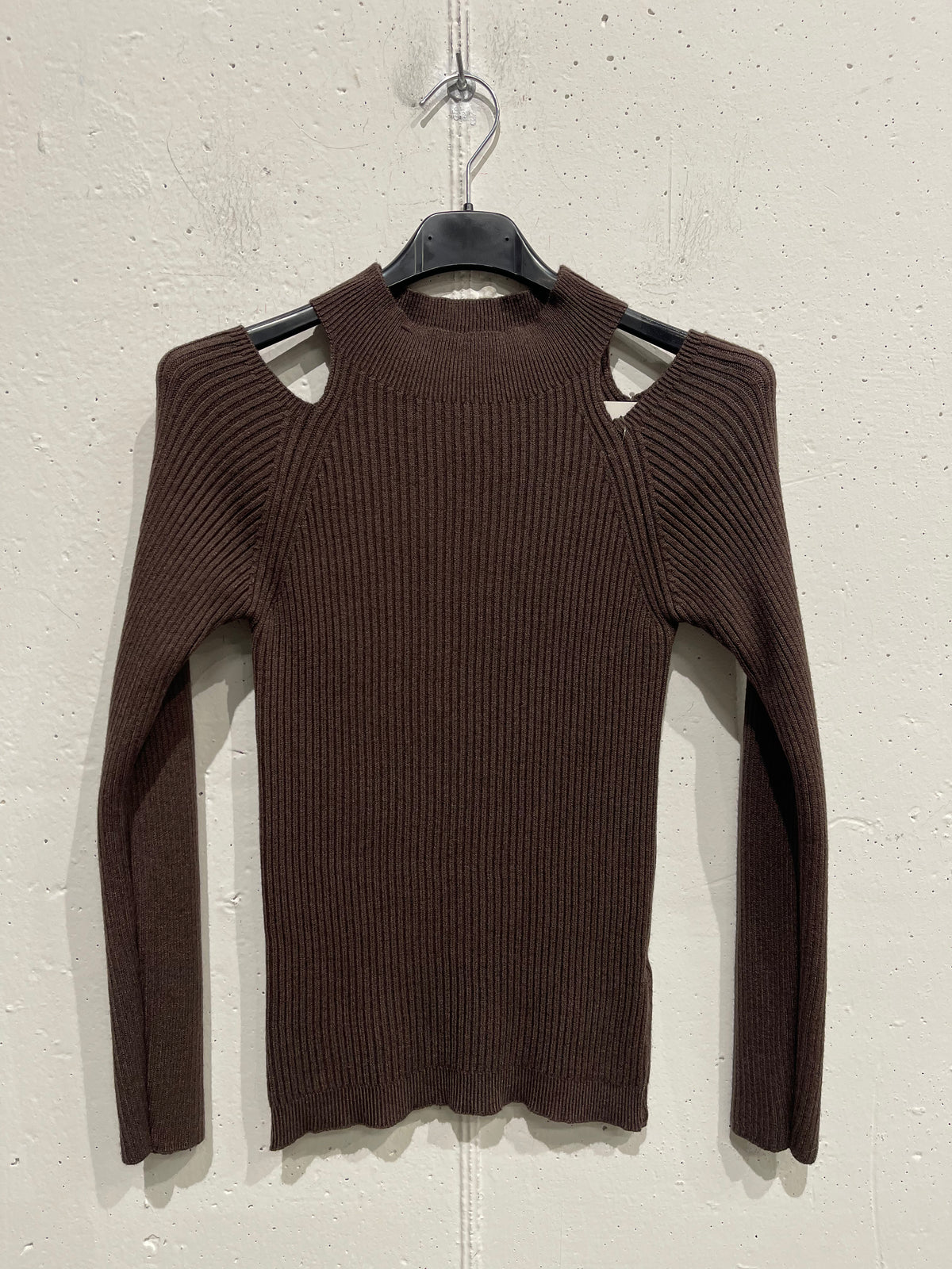 Maglia con spalle scoperte