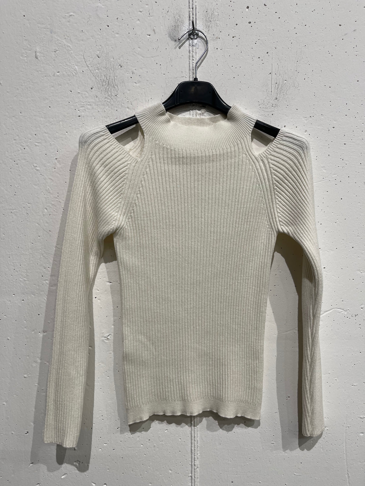 Maglia con spalle scoperte