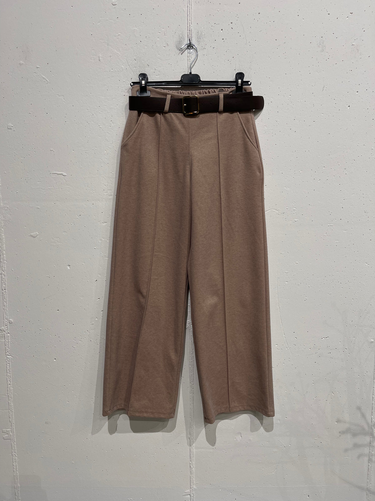 Pantalone a palazzo caldo