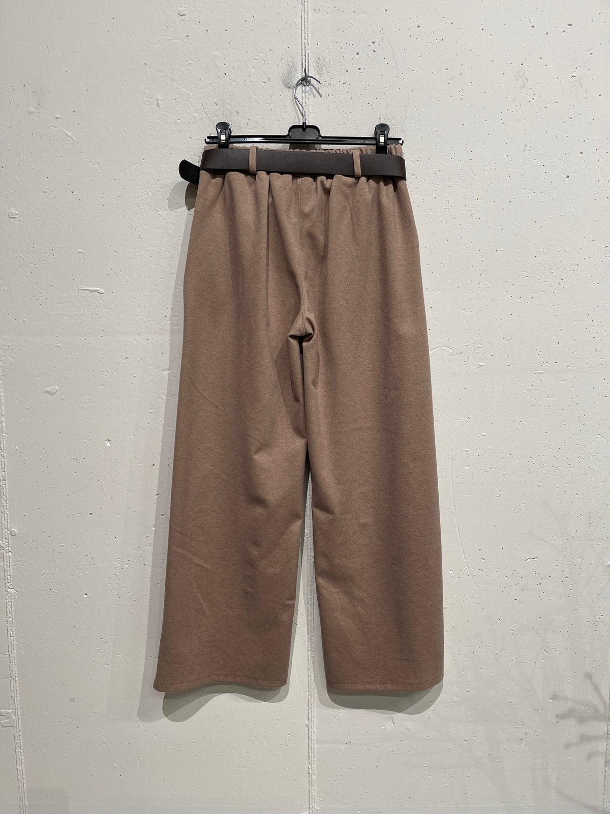 Pantalone a palazzo caldo