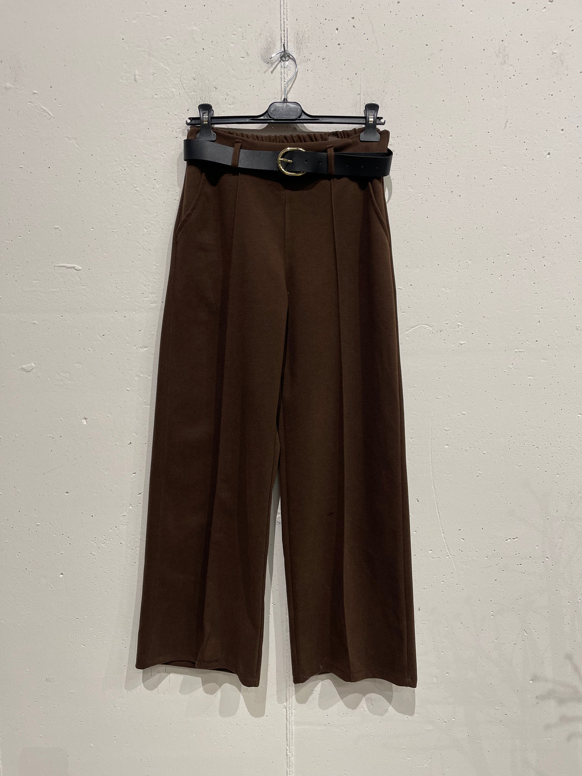 Pantalone a palazzo caldo